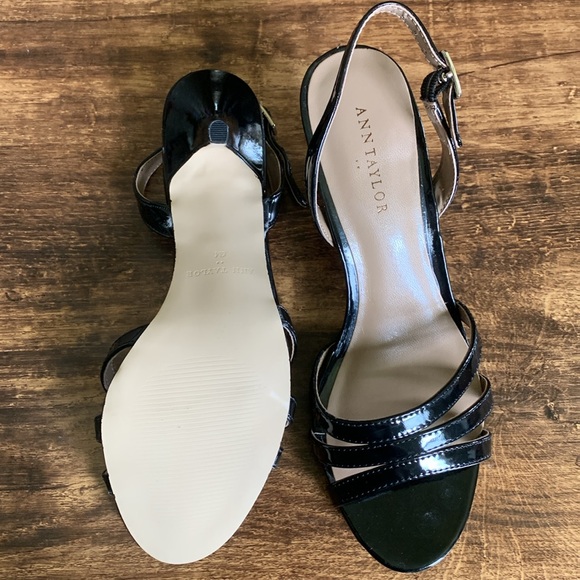 ANN TAYLOR ALIVIA STRAPPY KITTEN HEELS - Picture 3 of 7